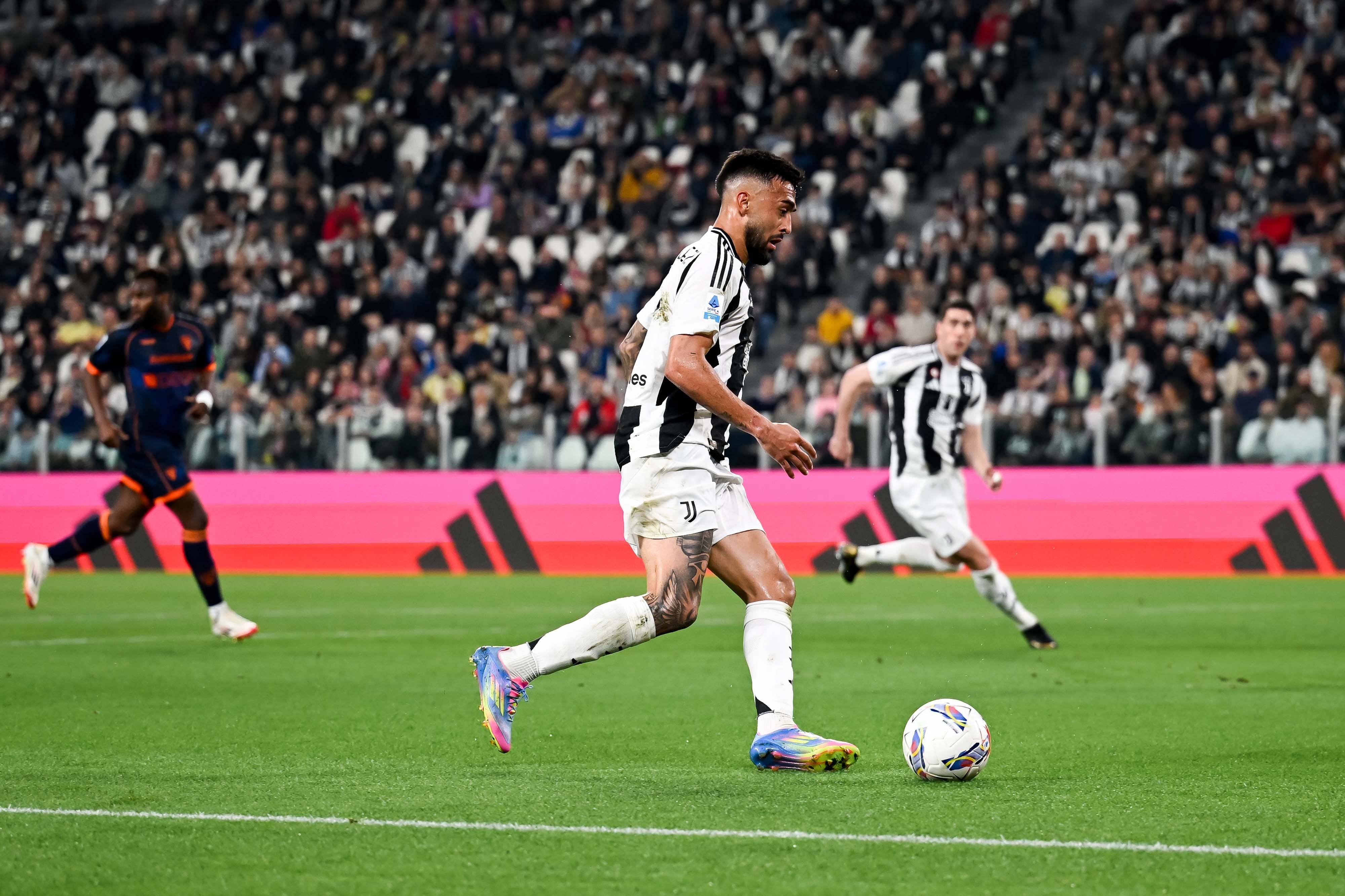 关于都灵主场负于拉齐奥，赛季表现堪忧！的信息